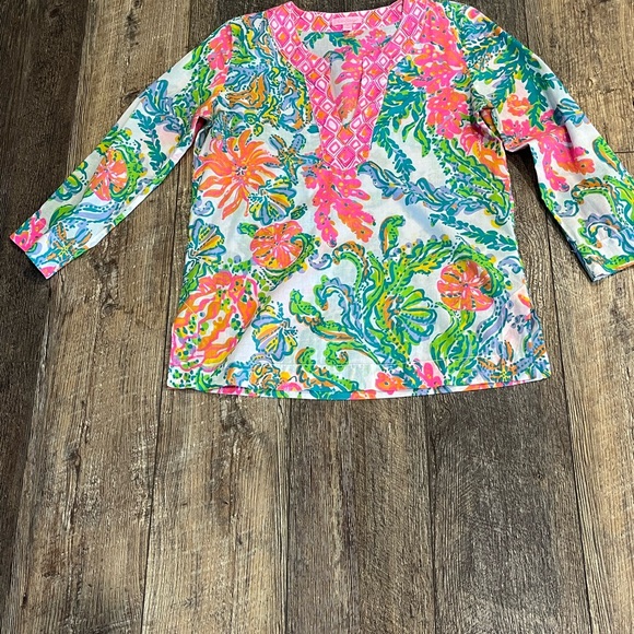 Lilly Pulitzer Amelia Island Tunic in Casa Marina S - Picture 9 of 9